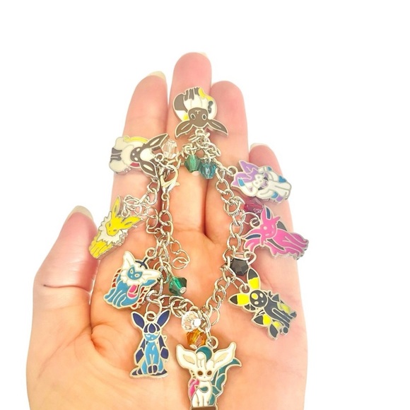 Eevee evolutions charm bracelet - Picture 6 of 7